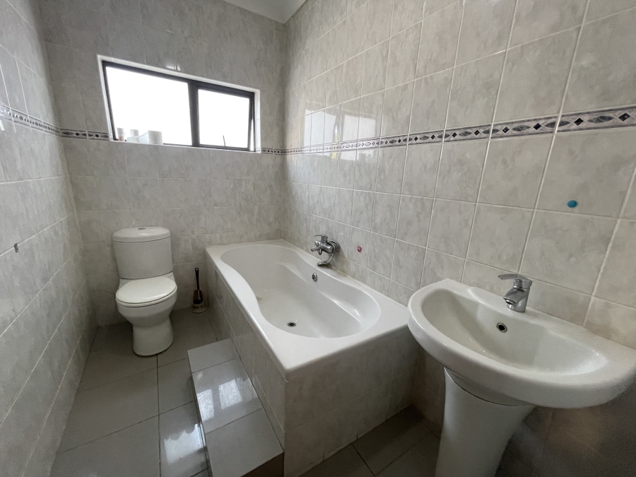 3 Bedroom Property for Sale in Cambridge West Eastern Cape
